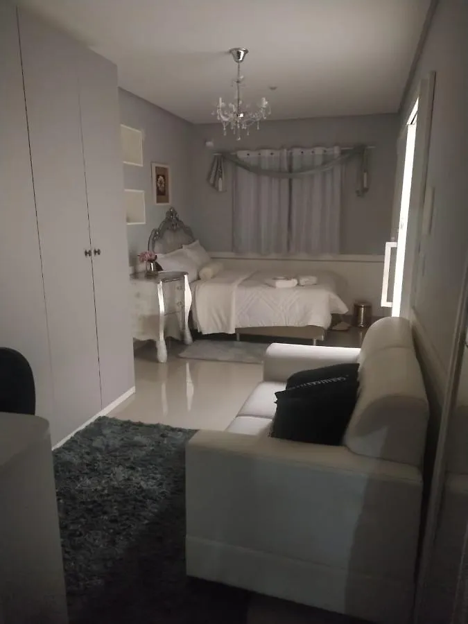 Quarto em Acomodações Particulares Hotel Palace Porto Alegre Brasil
